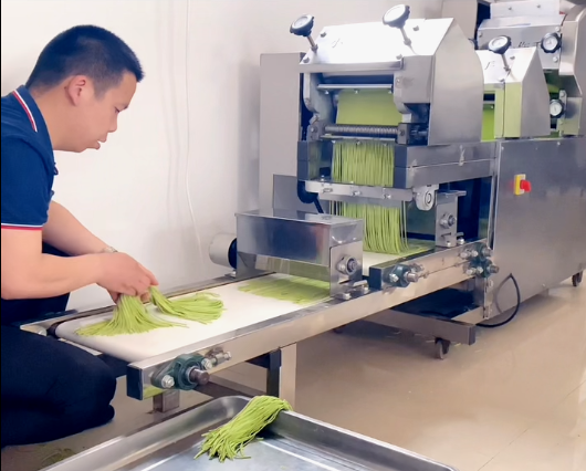 鮮面條機(jī)怎么做果蔬面 鮮面條機(jī)怎么做果蔬面