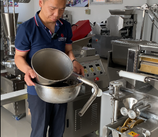 仿手工餃子機(jī)清洗拆卸方法