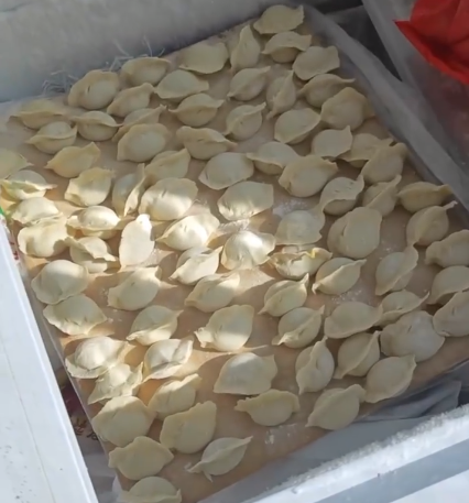 餃子機(jī)包的餃子進(jìn)行速凍 餃子機(jī)包的餃子進(jìn)行速凍